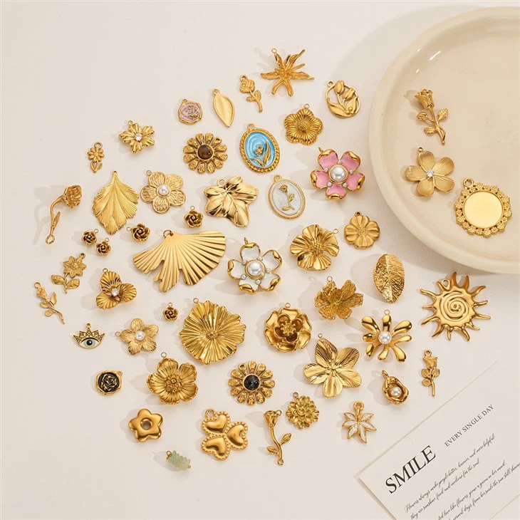 Flower Charm Pendant suppliers